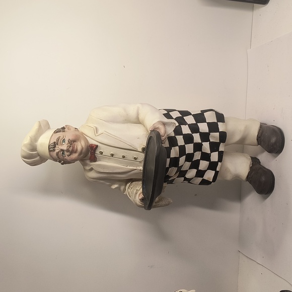 1990's Era Resin Italian Waiter Carrying Tray and Towel Kitchen Decor Statue - Picture 1 of 1